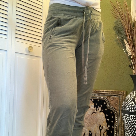 💚 olive green joggers 💚 - Picture 4 of 4